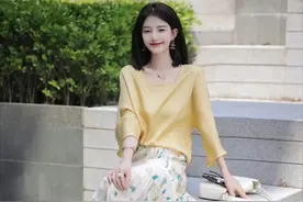 这才是最适合普通女生的打扮！清爽简约又大方，减龄又不老气图片