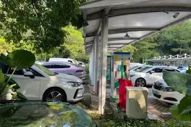 花4000块把宏光MINI EV改成快充，结果连充电站都不配进图片