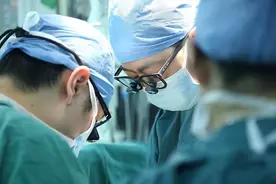 严重超龄完全性大动脉转位患儿奔沪求医 复旦儿科成功救治2月龄危重先心病男婴图片