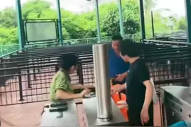 三亚冬季游遇冷，游人比以往少了很多，街上空荡荡图片