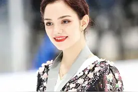 俄罗斯冰上女皇梅杰伟杰娃，不输三娃的大满贯，人称“花滑妖精”图片