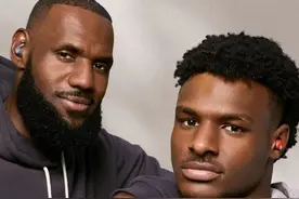 签了！詹姆斯儿子一周签约两家公司！老詹送出助攻，儿子空接暴扣图片