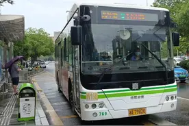 大学生觉得开公交收入高，想来开公交，被我劝退了图片