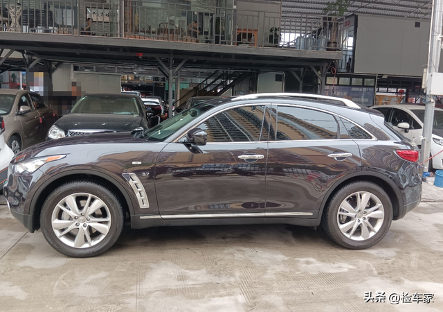 轿跑SUV的鼻祖！这辆英菲尼迪QX70要价38万，能不能买？