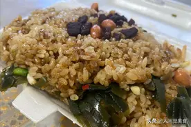 贵州大姐来四川摆摊，每天出摊2H只卖一种小吃，成都人抢着来吃图片