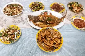 辽宁女婿陪丈母娘过母亲节，晒亲手做的8菜引热议，网友：太寒酸图片