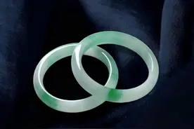 佩戴玉镯之前，先来做做功课吧，否则戴错了“超丢人”！图片