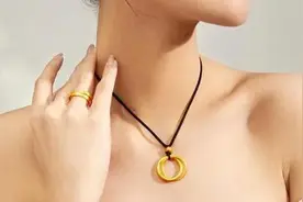 订婚三金戒指是买一对吗图片