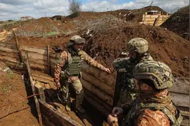 俄军改变战法，对乌军退路围而不攻，乌克兰有生力量遭大量杀伤？图片