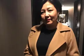 主持人李咏病逝整整4年了，遗孀哈文的选择令人泪目图片