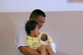 故事:3岁女孩手指被轧断,爷爷赤脚狂奔医院求医,检查结果让他崩溃图片