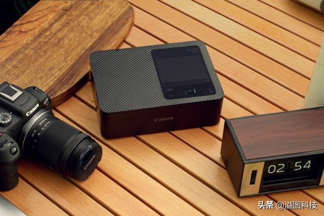 佳能发布小型照片打印机炫飞SELPHY CP1500
