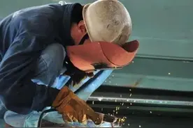 为什么电焊对人有那么大的伤害？图片