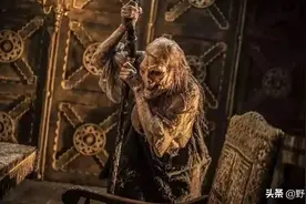 人老成精：活到三百岁，成了被关在铁笼里的怪物图片