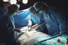 亲身卧底医院四个月：一个科室病房卫生阿姨的月收入让我吓一跳图片