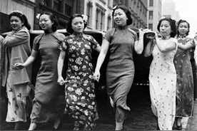 天乳运动：严查妇女束胸，一经发现罚款五十大洋，进一步解放妇女图片