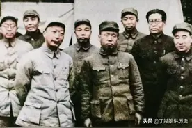 林总和聂帅的珍贵合影，身边的六个人都是谁？1955年授什么军衔？图片