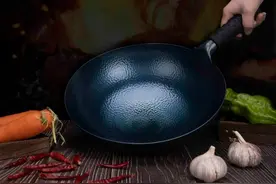 央视再度曝光！“夺命铁锅”究竟从何而来，为啥十年来屡禁不止？图片