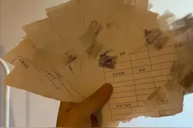 女子被面试官当面撕毁简历，公司回应：本意是销毁不是侮辱图片