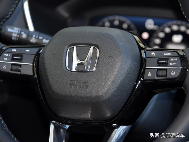省油实惠的合资SUV，年轻时尚空间大，才16万起，解读本田CRV