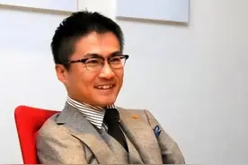 日本作家天生无四肢，婚内15年与50名女性有染，妻子：我的错图片