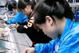 打工者：千万不要去流水线干活，打螺丝的手都肿了，比干农活辛苦图片