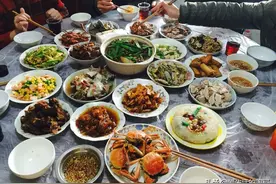 元旦亲友聚餐，湖北老乡学起来，6菜1汤家乡味吃起来，团圆过新年图片