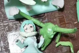 笑不活了！售价688元的盲盒手办居然拆出了这玩意！网友集体退款图片