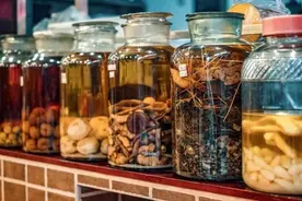 毒蛇出没之处，七步之内必有解药可信吗？有没有什么科学依据？图片