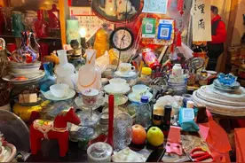 ​进门有“暗号”！上海爷叔的屋里厢，竟然是间杂货铺！《繁花》剧组都来这找道具！图片
