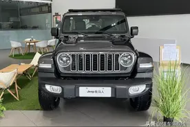 新车 | 售价49.99万元，新款Jeep牧马人撒哈拉实车到店，新增侧气帘图片