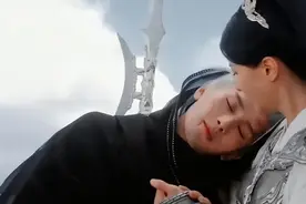 跟渣爹学到皮毛，玄夜是装的，应渊是真晕，美强惨到柔弱不能自理图片