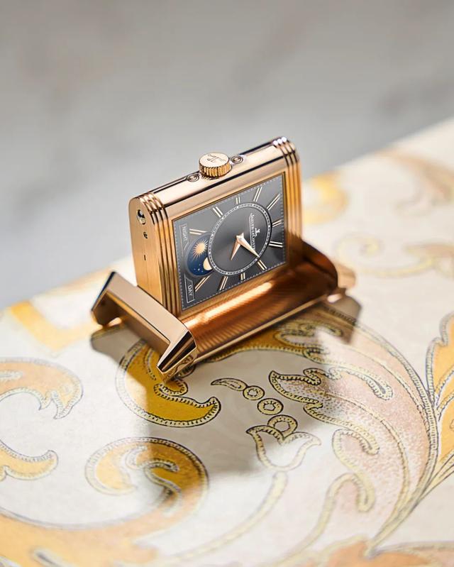 ���ҷ�ת�ļ�ֵ�����