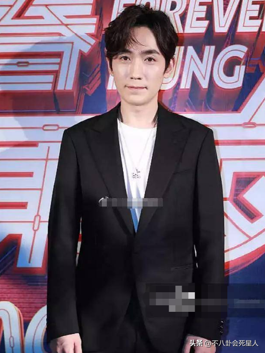以为是神颜男星，实则身材五五分、干瘦羸弱，感觉自己被骗了