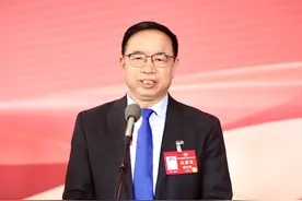 2025委员通道丨侯文邦：做好“土特产”文章 红薯教授有本“红薯经”图片