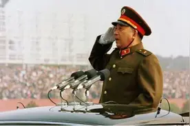 秦基伟去饭店点一道菜，女服务员听后很是生气，为此他差点挨处分图片