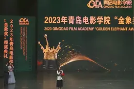 “我花了30万拍片，只得三等奖，我不接受！”女生在毕业典礼上拒领学校颁发三等奖，其作品已被打数百差评图片