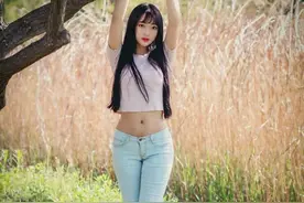 老婆经常依偎在男同事的肩膀上休息，后来，他俩坠入了爱河图片