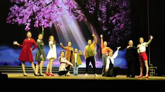 ��ϲӭ��ʮ�� �ܽ������̡���ʡȺ�չݹ����Ƴ�����ʮ������չ�ݻ