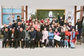 海归夫妻从上海举家搬到农村种丑柑、造竹房，一年后央视都来报道图片