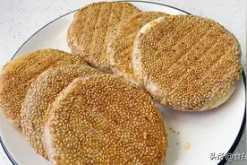 麻酱烧饼教你这样做，又酥又脆还多层，咬一口满嘴香，做法真简单图片