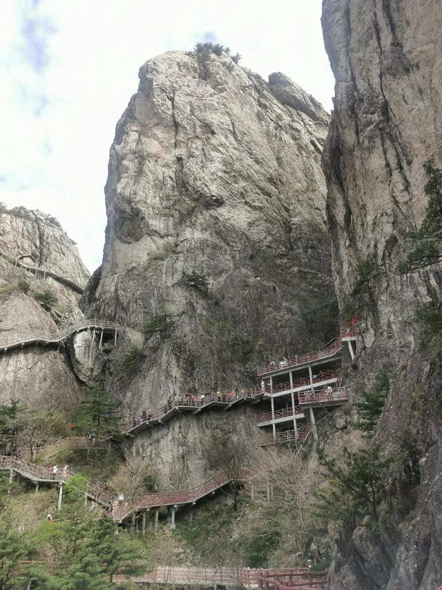 老君山，70岁老人登顶累不累？（逍遥游7）