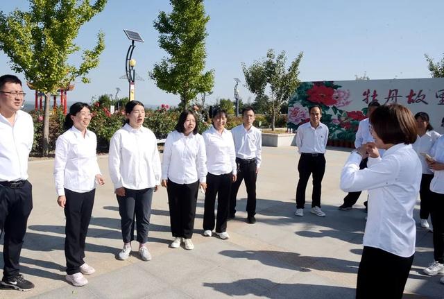 ϲӭ����� �滭�����̡����Ӱ��˴����Сѧ��ʦ�Ž��