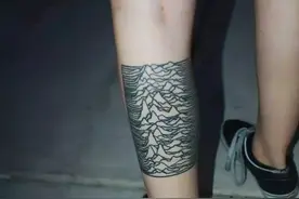 关于腿部纹身的一些问题，帮你解疑答惑图片
