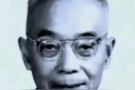开国大典上，林治远悄声告诉毛主席：把电钮向右转动一下就能升旗图片