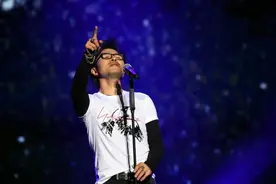 演唱会一票难求，主办方竟成“一手黄牛”？黄牛称“只有汪峰演唱会在打折卖票”…图片