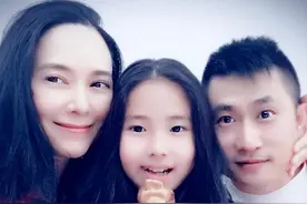 当红女星郭羡妮：嫁给河南庄稼汉，自掏腰包给农村公婆买房图片