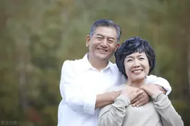 58岁阿姨自述：搭伙月薪五千退休男友，忍无可忍选择分手图片