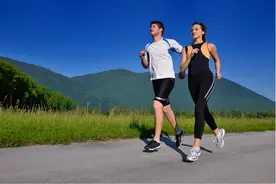 为什么跑步跑到 10 分钟左右会特别累，之后又变得轻松？图片