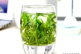 夏天，喝红茶好还是绿茶好？行家：差别很大，弄懂再喝不吃亏图片